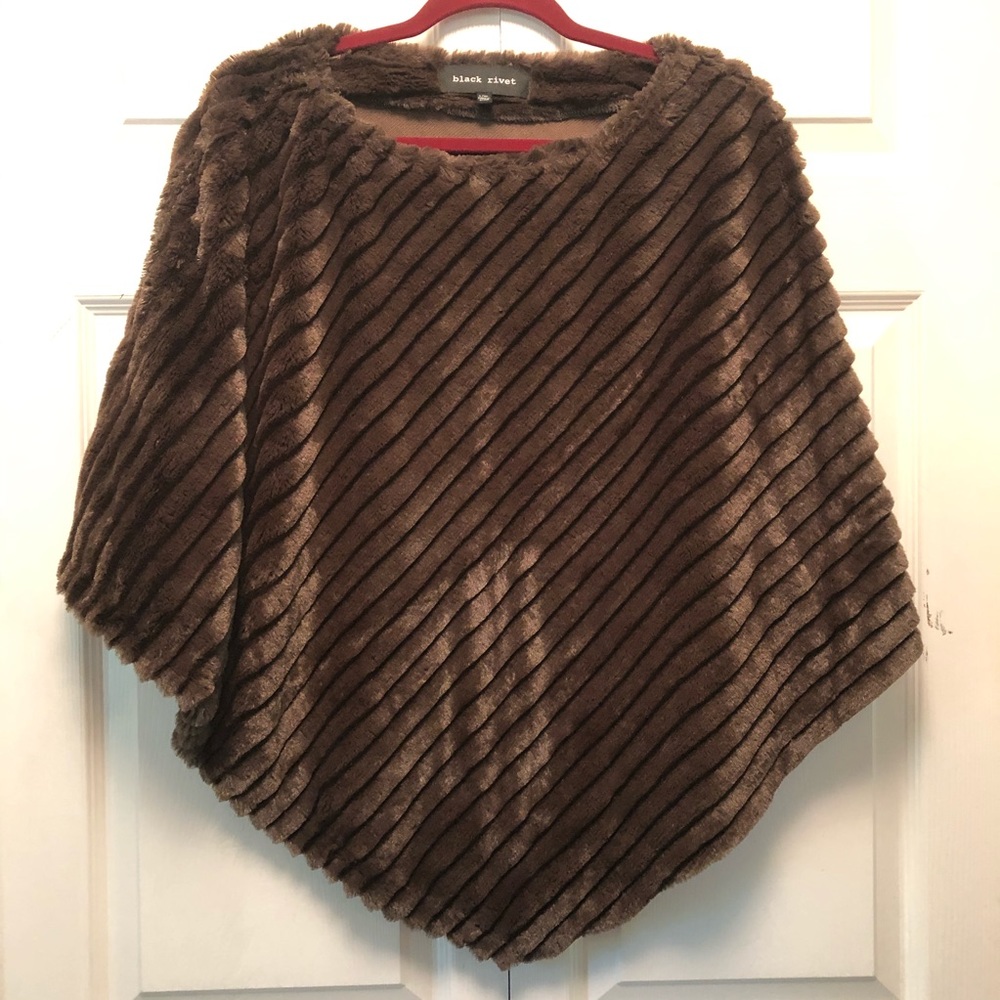 Black Rivet Brown Faux Fur Poncho Shrug